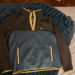 L.L. Bean Men's Charcoal and Teal Zip-Up Sweater